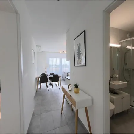 Modern 1 Bedroom With Balcony & Parking Cfalcea